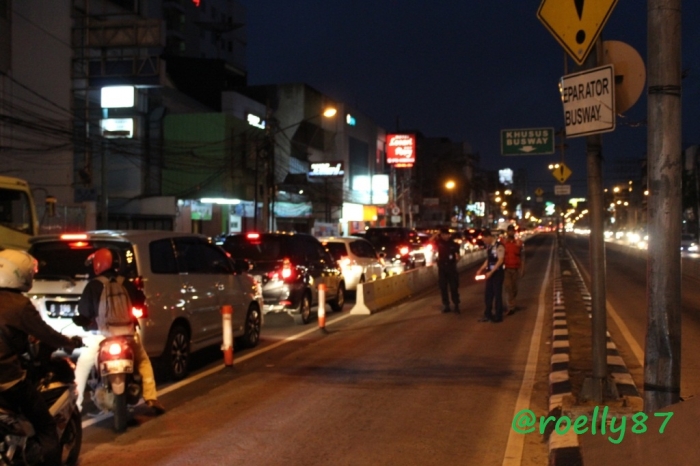 Sepeda motor yang diperingati untuk ke jalur yang sebenarnya