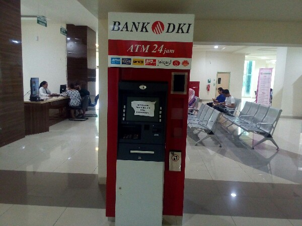 Mesin ATM Bank DKI di lantai 1 yang rusak dan tidak berfungsi (Dok.Pri)
