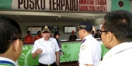 Menteri Perhubungan, Ignasius Jonan saat pantau Posko Terpadu di Bandara Ngurah Rai, Sabtu(25/6/2016) (dok.kompas)