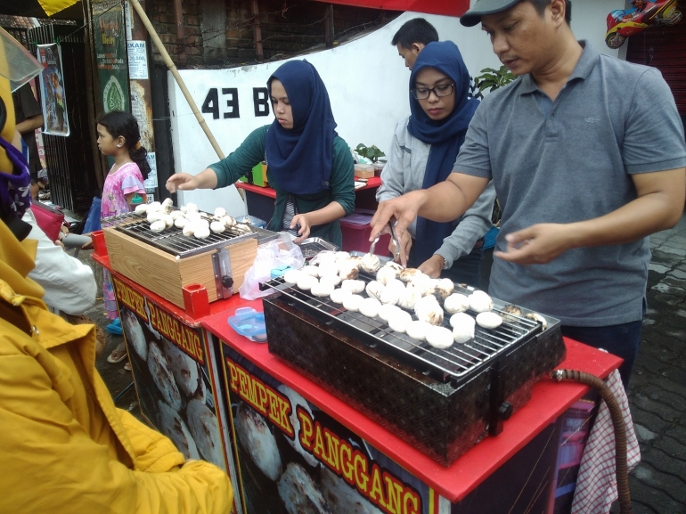 (dok. Pribadi) stan kuliner pempek panggang