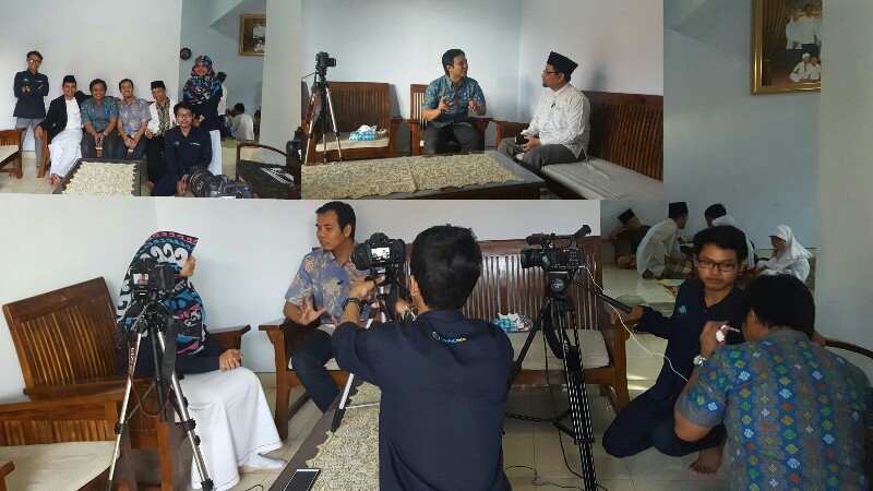 Sesi wawancara dengan IAIN Salatiga TV dan foto bareng Mas Rifqi usai taping. (Dokumen @iskandarjet)