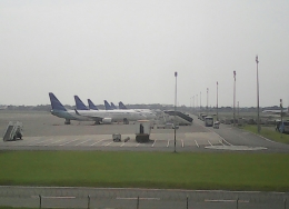 Penampakan Pesawat Garuda Indonesia dari jalan raya menuju Terminal 3 Baru Bandara Soekarno-Hatta (Foto:dokpri@prattemm)