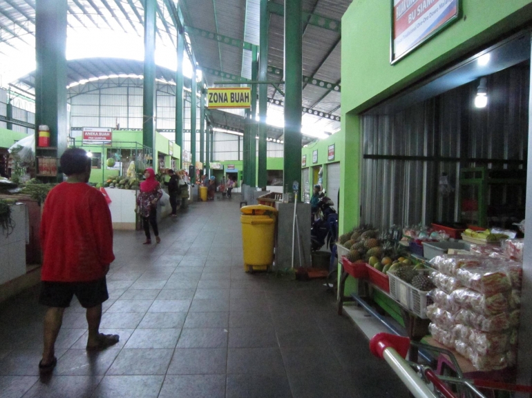 Suasana di Pasar oro-Oro Dowo, Malang