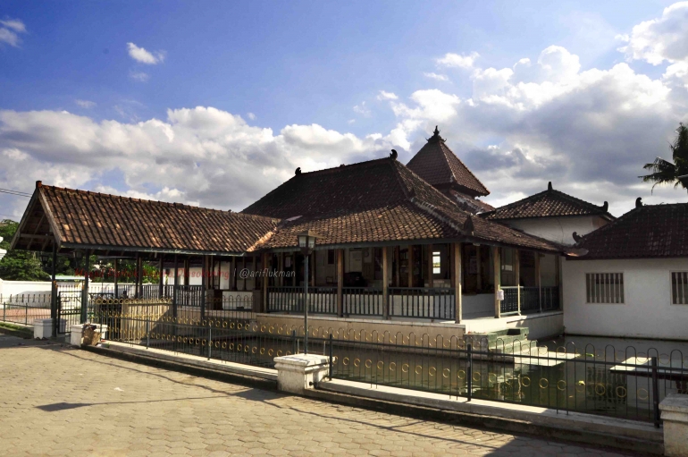 Masjid Plosokuning tampak dari samping (dok. pribadi)