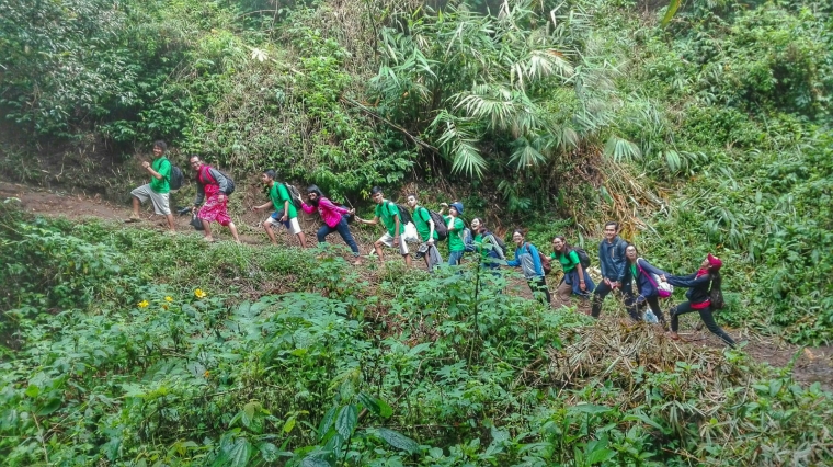 Jalan menuju Coban Glotak