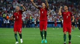 Cristiano Ronaldo bersama Pepe & Jose Fonte rayakan kemenangan Portugal/ uefa.com