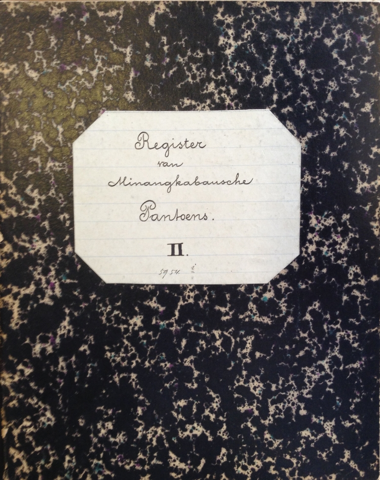 Gambar 2: Naskah Register van Minangkabausche Pantoens, Vol. II. (Courtesy Leiden University Library, Belanda).