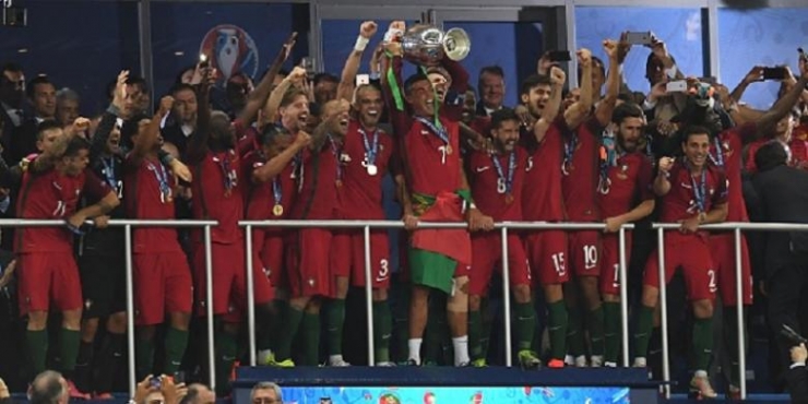 PATRIK STOLLARZ/AFP Portugal menjadi juara Piala Eropa 2016 seusai menang 1-0 atas Perancis
