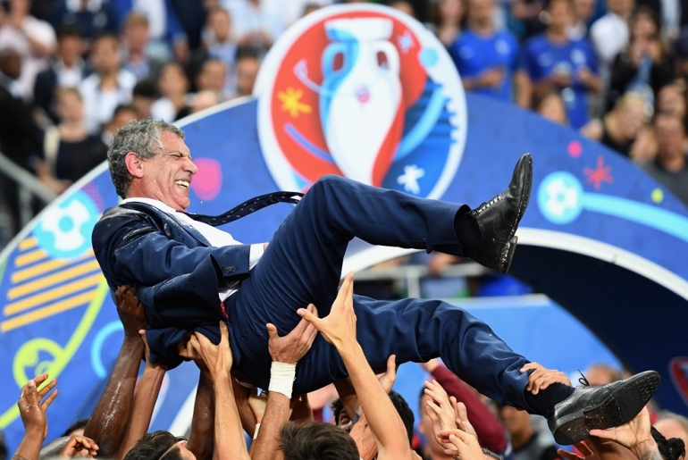selebrasi yang dilakukan pemain pada sang pelatih