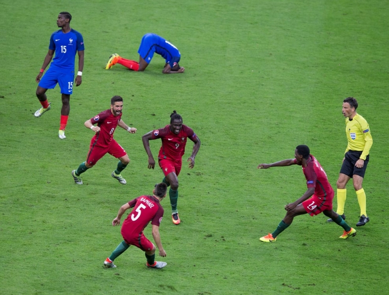 selebrasi pemain portugal saat berhasil mencetak gol