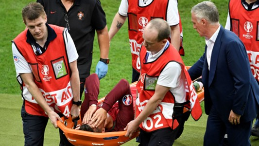 Ronaldo ditarik keluar akibat cidera. sumber gambar www.goal.com