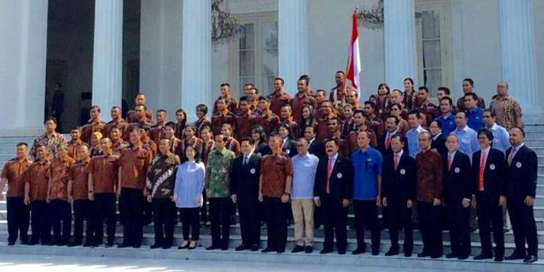 (Presiden JokoWidodo melepas atlit ke Olimpiade 2016 Rio / sumber : kompas.com)