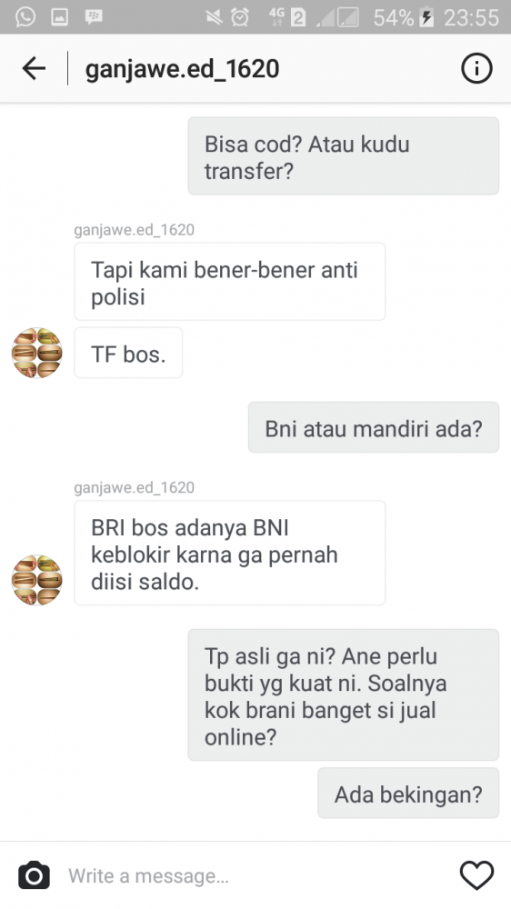 screenshot percakapan dengan si pemilik akun
