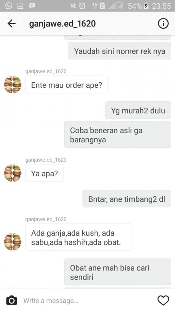 screenshot percakapan dengan si pemilik akun