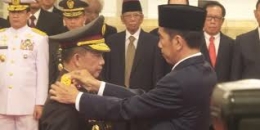 Jenderal Tito Karnavian resmi menjadi Kapolri yang baru setelah dilantik oleh Presiden Jokowi hari ini, Rabu 13/7/2016 (Kompas.com)
