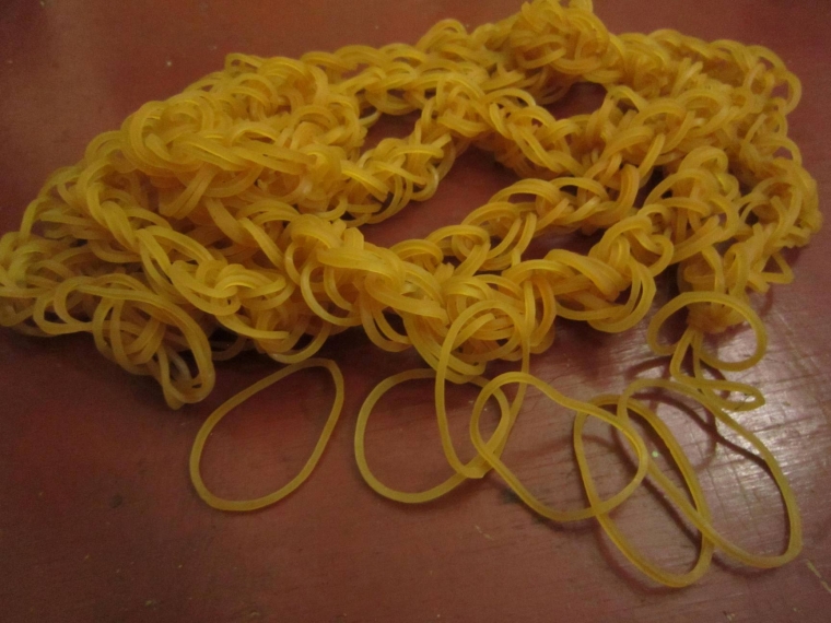Roncean karet gelang