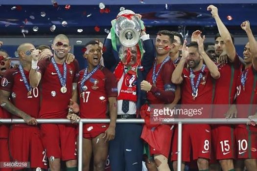 Portugal jadi juara EURO 2016 bukan dengan permainan indah. sumber : www.gettyimages.com
