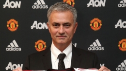 Jose Mourinho Saat Resmi Diumumkan Menjadi Pelatih Manchester United (www.skysports.com)