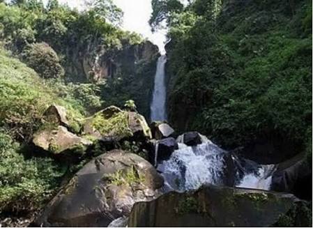 Indahnya air terjun Coban Rais, shining-Batu.com