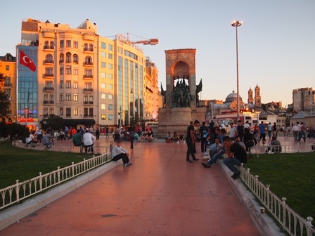 Kondisi Taksim Square Beberapa Jam Sebelum Kudeta (Dokpri)