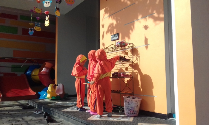 Mendialogkan Cita cita Anak  di Hari Pertama Sekolah  oleh 