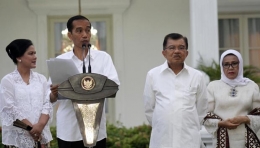 Presiden Indonesia + istri dan wakilnya + istri (Sumber: http://m.tempo.com)
