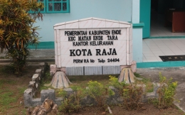Kantor Kepala Desa Kota Raja yang jaraknya hanya beberapa meter dari situs Bung Karno (dok.Pribadi)