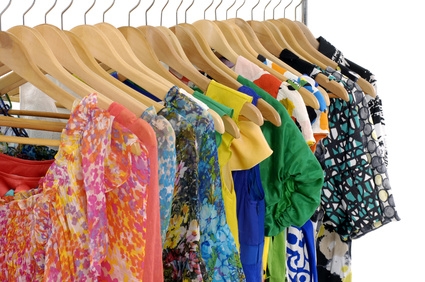sumber: http://recoveringshopaholic.com/buyer-beware-the-dangers-of-fast-fashion/