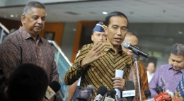 Presiden Jokowi dan Dirut PLN Sofyan Basir, Visi Besar PLN Menjadi Perusahaan Kelas Dunia Harus Bisa Jadi Spirit Besar Publik (Sumber Gambar : www.harnas.co)