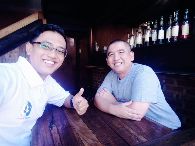 Pak Yana (kanan) bersedia berbagi kisah suksesnya. (dokpri)