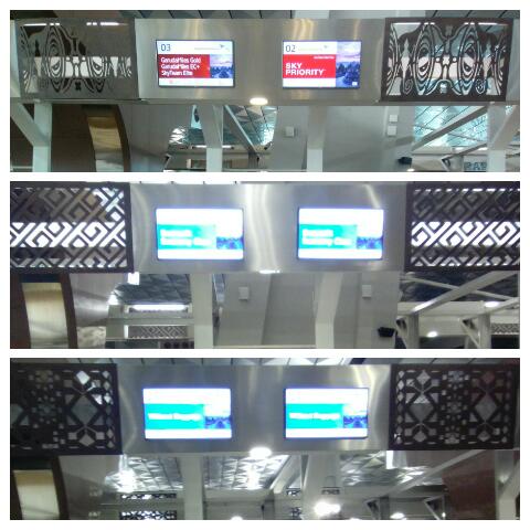 Corak tradisional yang berbeda di setiap Check-in Counter (Foto:dokpri@prattemm)