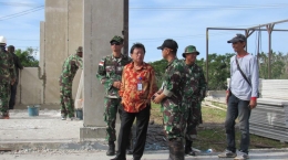 Ayah bersama anggota Korps Zeni TNI AD, Juni 2016