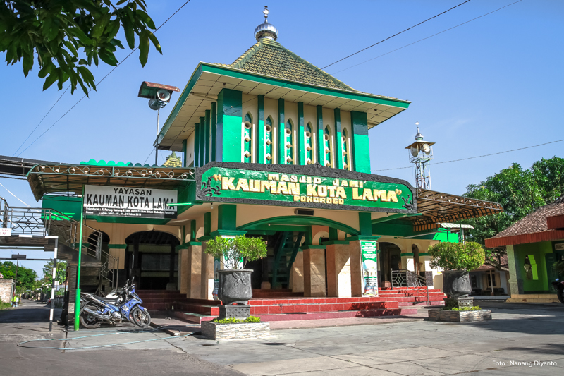 masjid kota lama yang fidirukan tshun 1560, dan terakhir direnovasi tahun 1965 dipercaya masjid tertua di Jawa timur