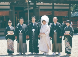 Foto keluarga pengantin Shinto (dokumentasi pribadi)