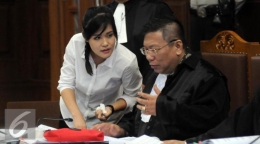 Jessica Kumala Wongso bersama pengacaranya Yudi Wibowo Sukinto (Dok: Liputan6.com)