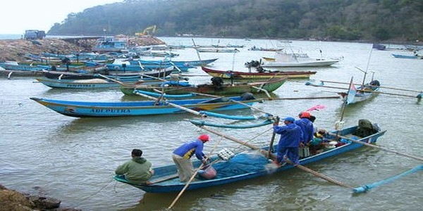 Nelayan tradisional di Natuna, Kepri (Repro: nusantaranews.co)