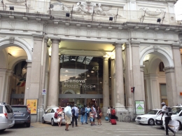 Foto 1: Genova Piazza Principe, stasiun kereta api pusat, Genova. (Foto dok.: Suryadi)