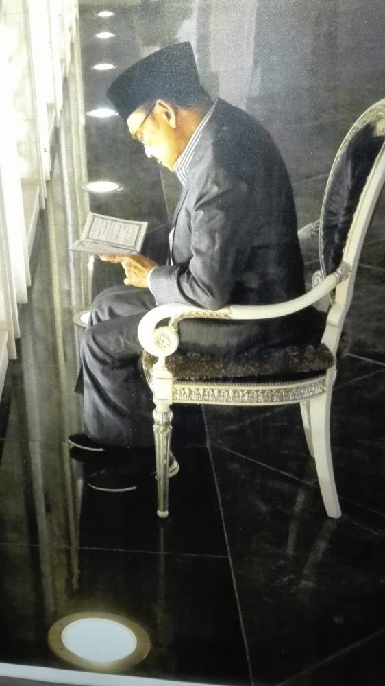 Habibie mengaji......