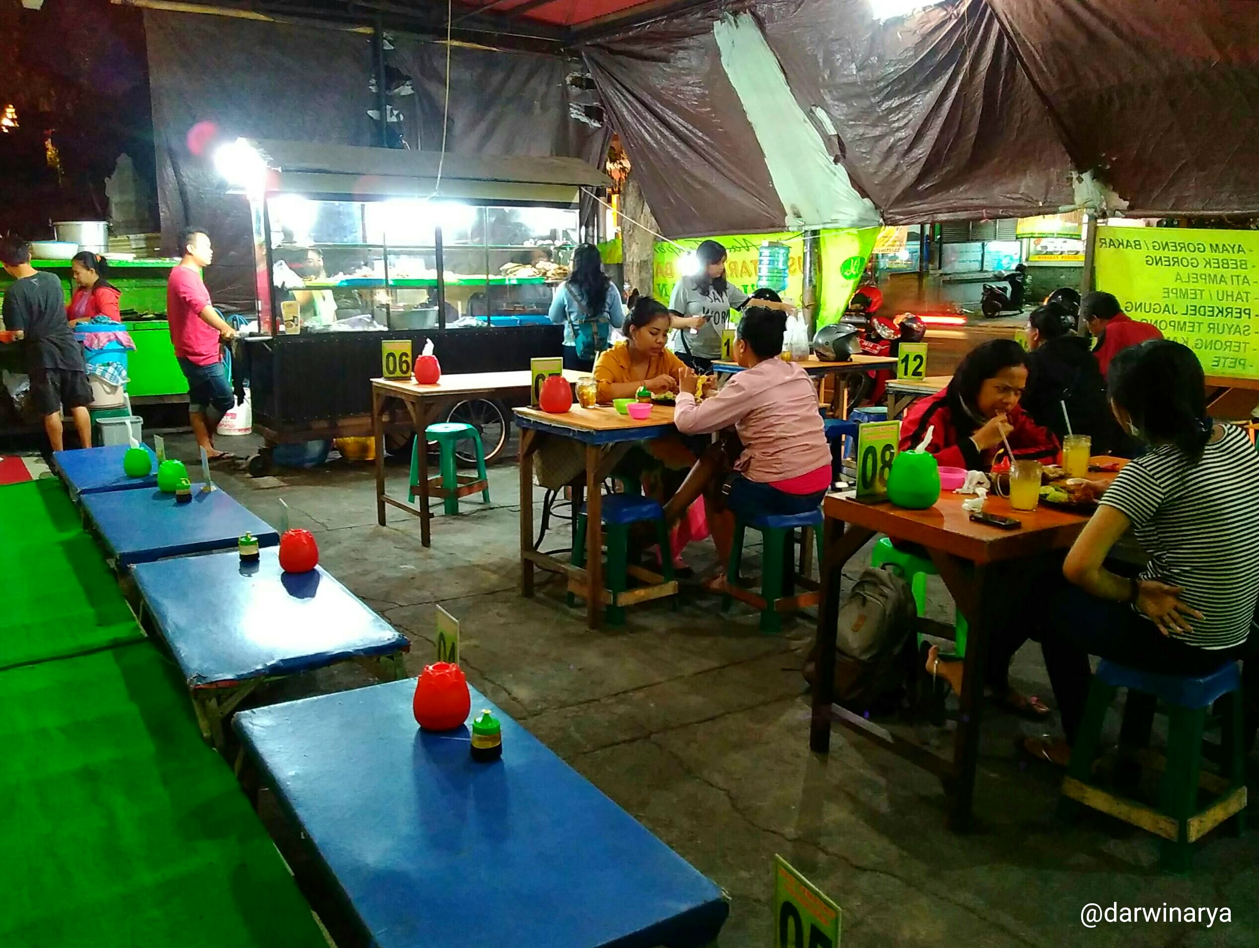 Suasana Ruang Makan / dap