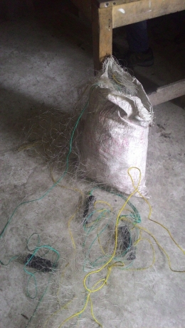 Alat tangkap jaring ikan nelayan Moale