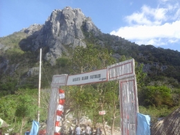 Beginilah tampak Gunung Batu Fatuleu jika dilihat dari lereng.