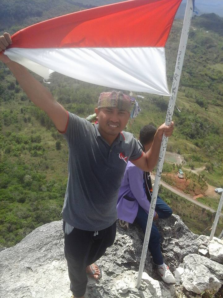Yess.., berhasil mencapai puncak tertinggi Gunung Batu Fatuleu..