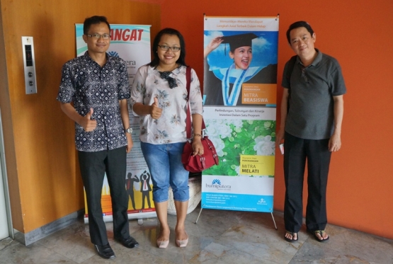Ki-ka : Mas Aji Murcahyo, Saya dan Kompasianer Ang Tek Khun di kantor pusat Bumiputera Jogja (Dok.Pri)