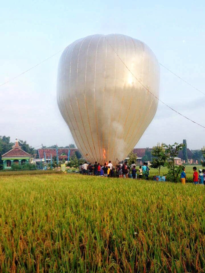 Balon Udara Tradisi yang Sebentar Lagi Punah oleh Nanang ...