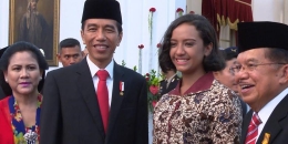 Gloria bersama Presiden Jokowi, Wapres JK dan Ibu Iriana (sumber; kompas)