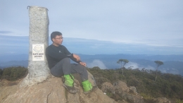 Sejenak di puncak Rantemario 3.478 mdpl (docpri taken by Roberto Elordes)