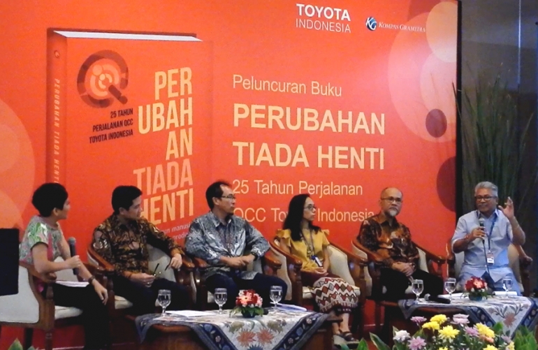 Digelar pula talkshow tentang QCC Toyota Indonesia dengan moderator Cindy Sistyarani dari KompasTV. (Foto: Gapey Sandy)