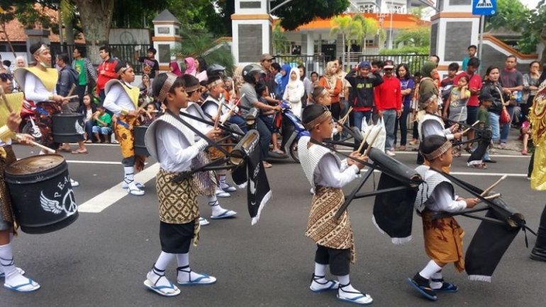 Bambu pun jadi alat musik (foto: dok pri)