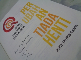 Menjadi buku edisi tanda tangan penulis - Foto: @angtekkhun