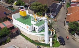 Masjid Al Baakhirah dilihat dari udara (Sumber: tribunnes.com)